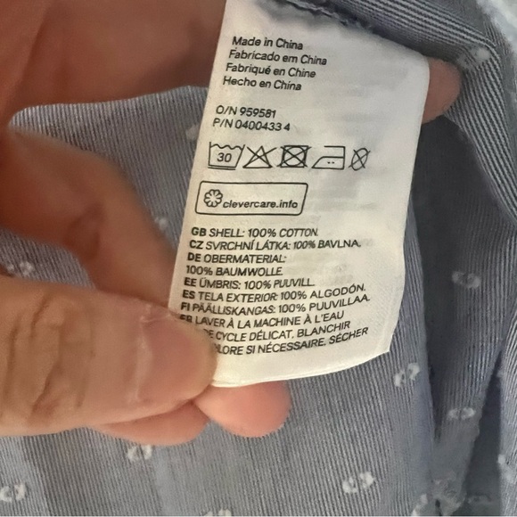 ⭐️ H&M L.O.G.G. Blue Chambray Polka Dot Button Down Shirt 100% Cotton Size 2 EUC - Picture 3 of 5